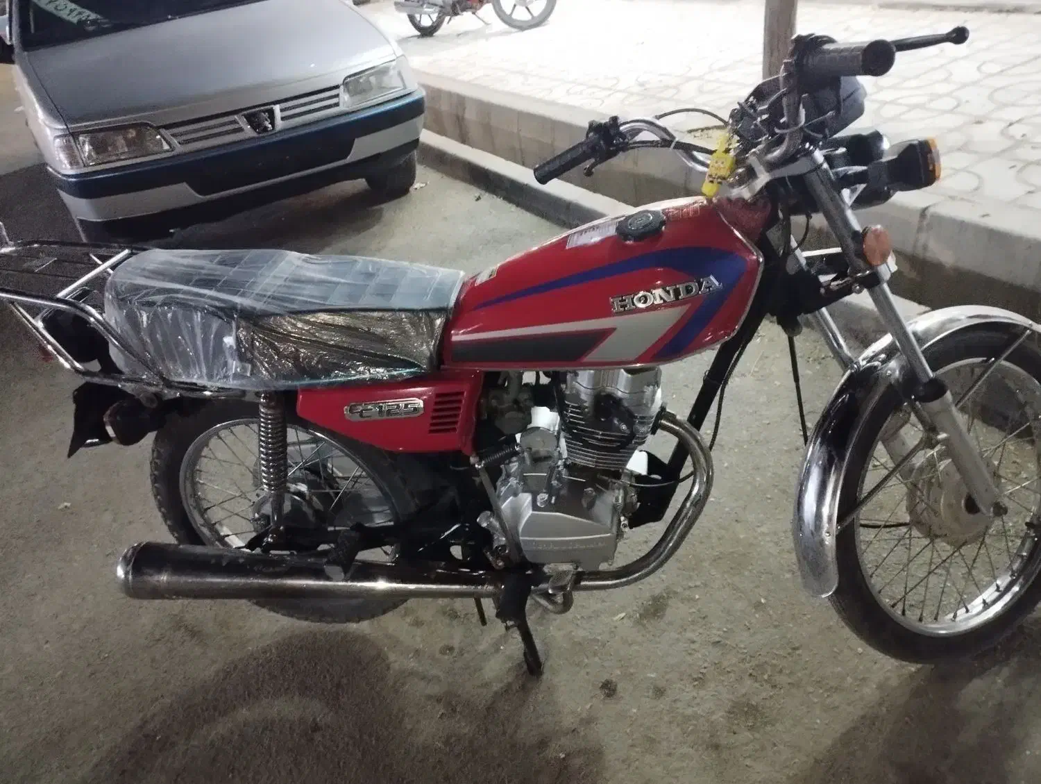 موتور هوندا|موتورسیکلت|تربت‌حیدریه, آغوی|دیوار