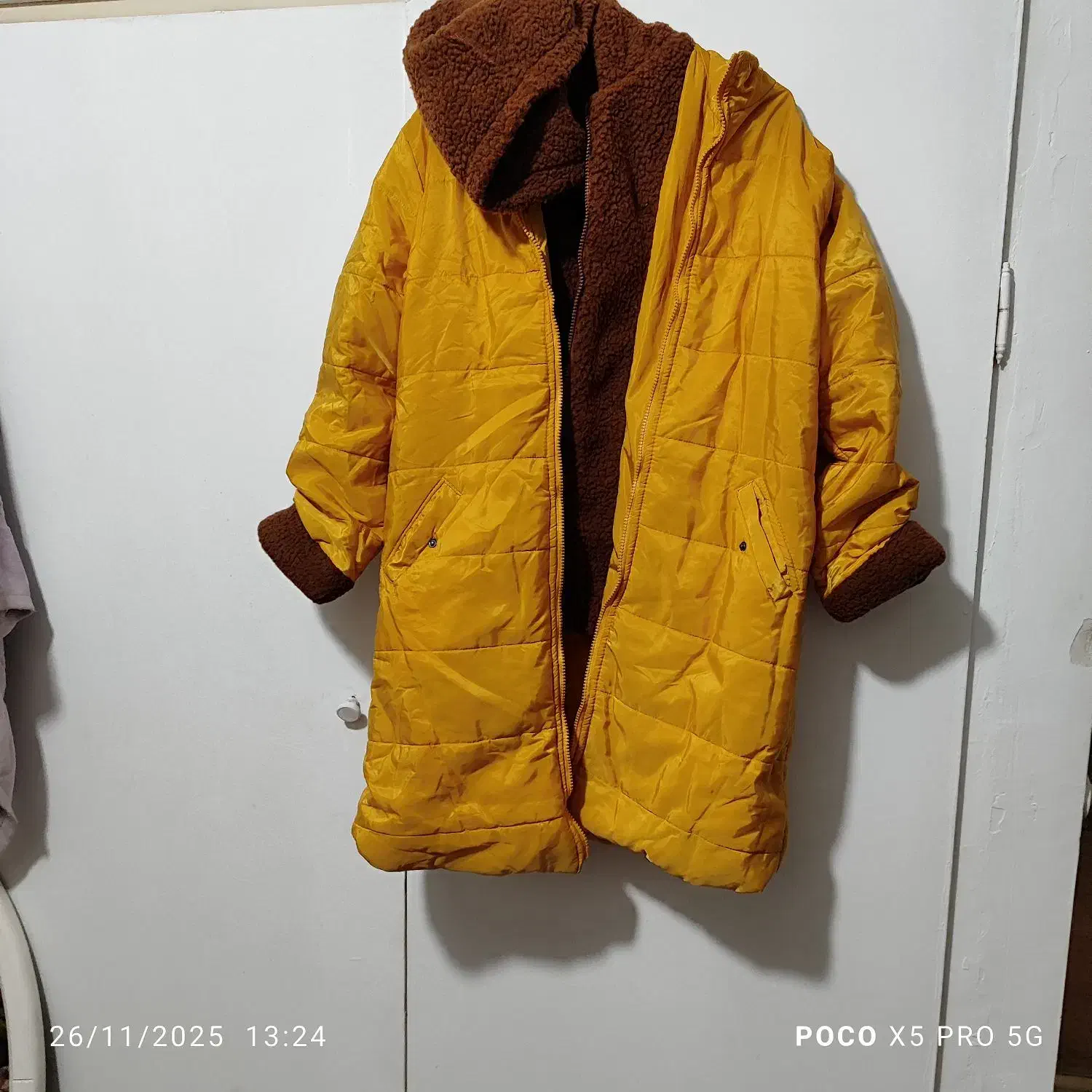 کاپشن و لباس زمستانی در حد نو|لباس|بومهن, |دیوار