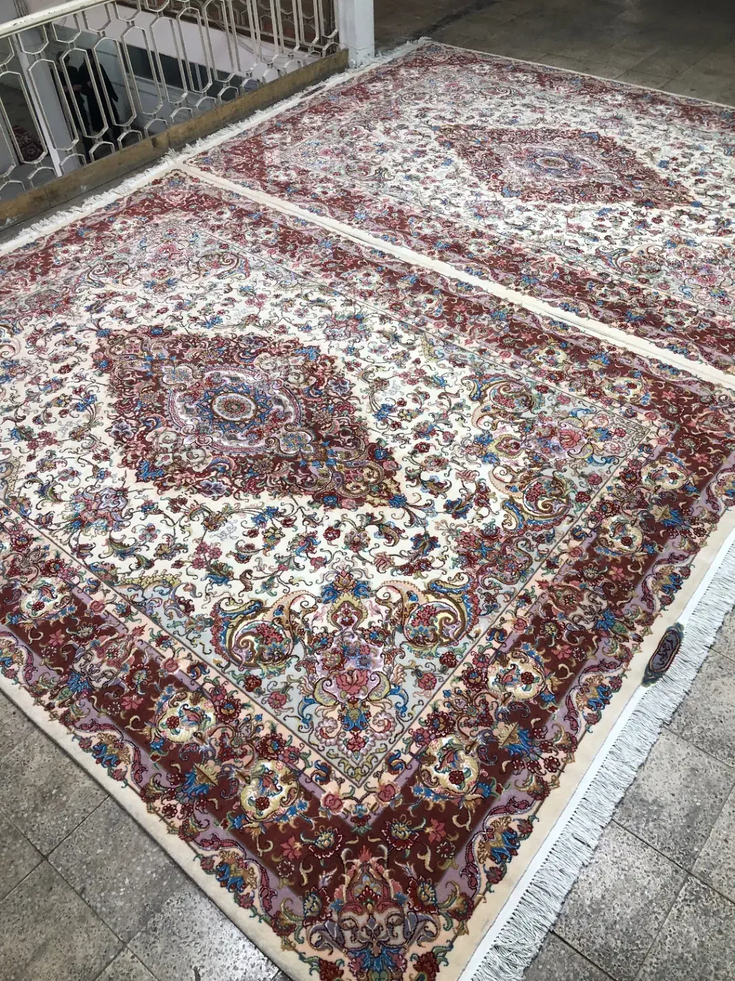 (فرش فرزین)دو تخته۹متری خطیبی۳۰رج مرینوس گل ابریشم|فرش|تبریز, |دیوار