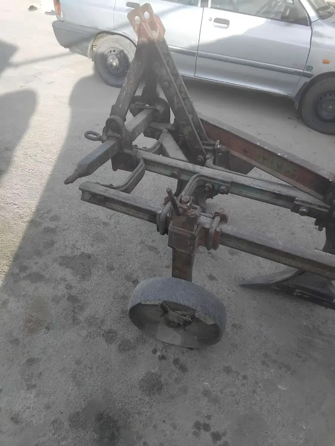 گاو آهن رومانی|قطعات یدکی و لوازم جانبی|صحنه, |دیوار