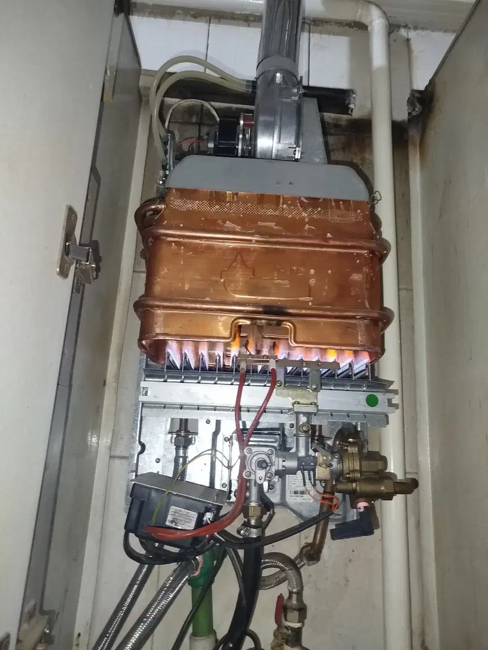 تعمیرات تخصصی ابگرمکن و بخاری گازی|خدمات پیشه و مهارت|زابل, |دیوار