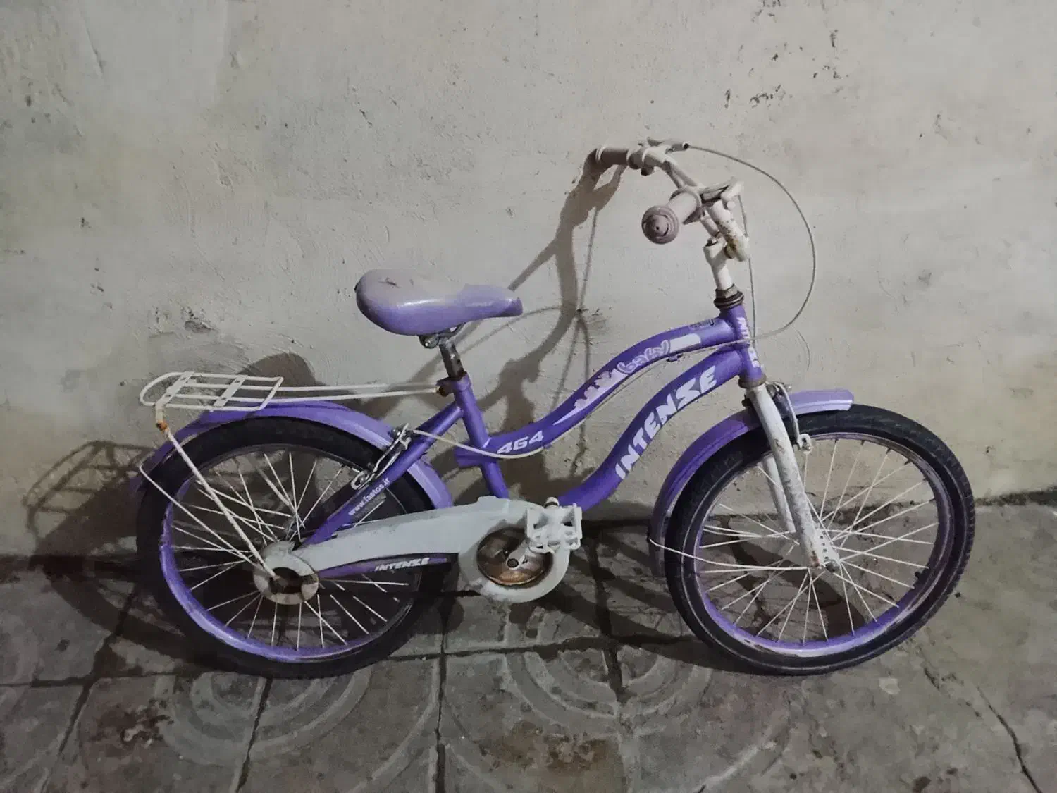 دوچرخه ۲۰ بزرگ|دوچرخه، اسکیت، اسکوتر|میانه, |دیوار