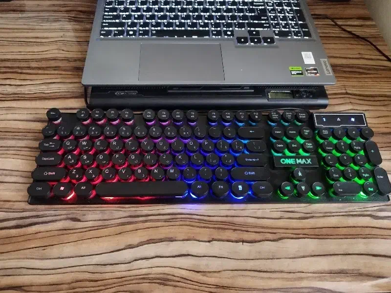 کیبورد RGB دار|قطعات و لوازم جانبی رایانه|ارومیه, |دیوار