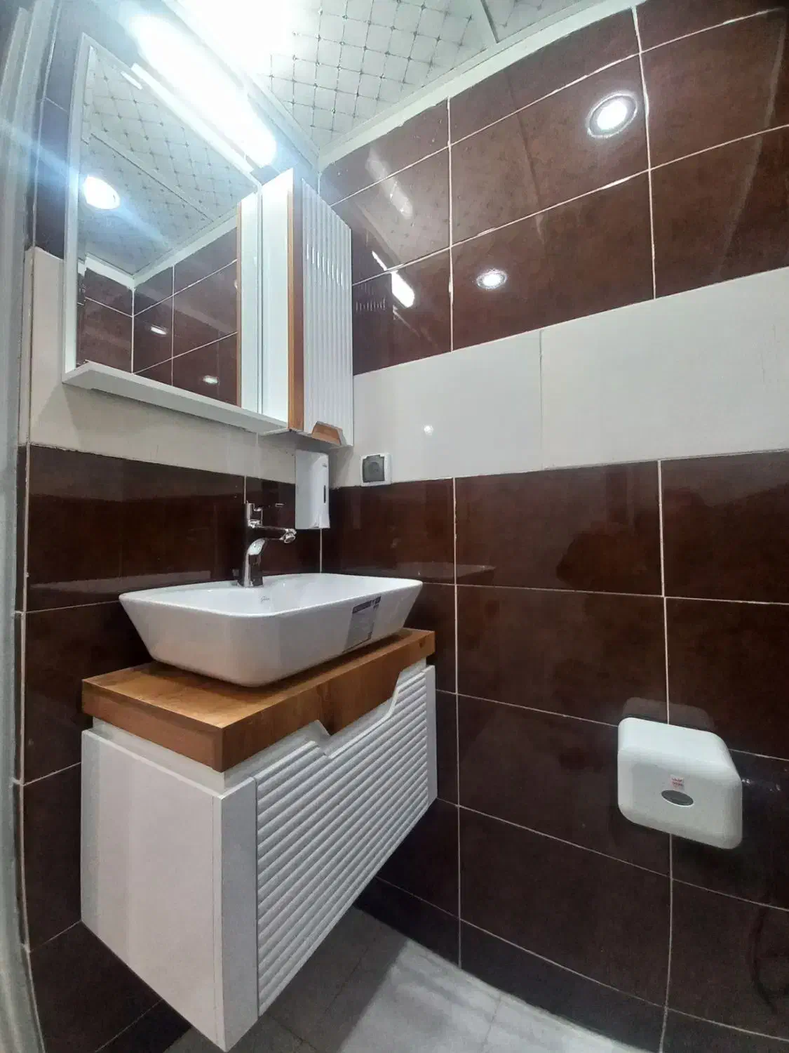 تاسیسات تعمیرکار نصب نصاب پکیج شیرآلات لباسشویی|خدمات پیشه و مهارت|پرند, فاز ۶|دیوار