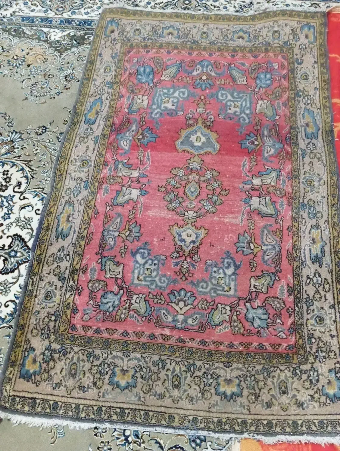 فرش دستبافت قدیمی|فرش|اصفهان, سرچشمه|دیوار