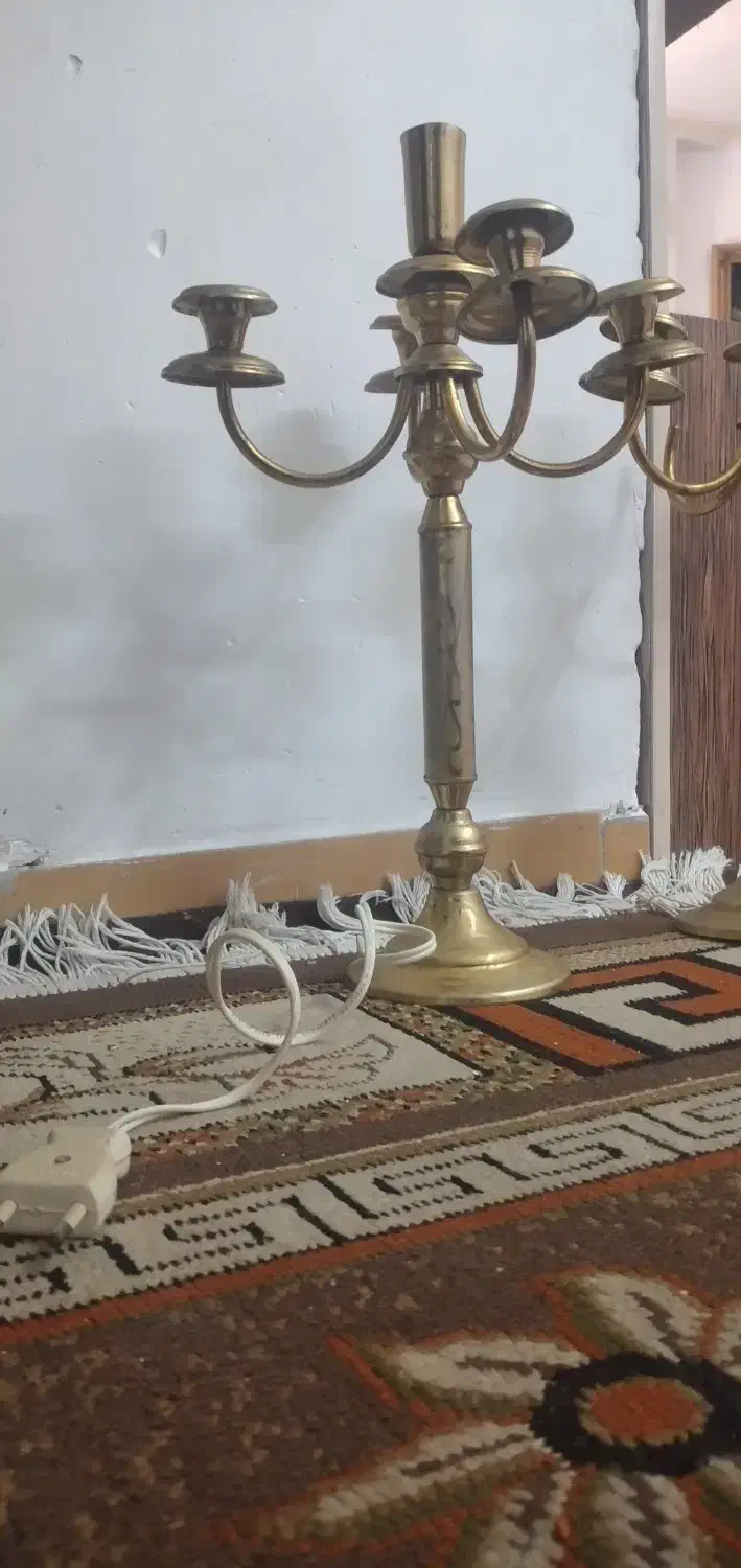 دو عدد شمعدانی|ریسه و چراغ تزئینی|سمنان, |دیوار