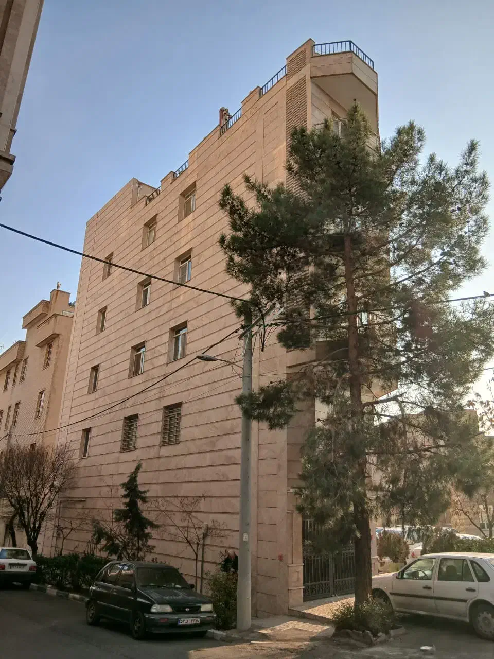 آپارتمان 75 متر، واقع در محله‌ی خوش‌نام یوسف‌آباد.