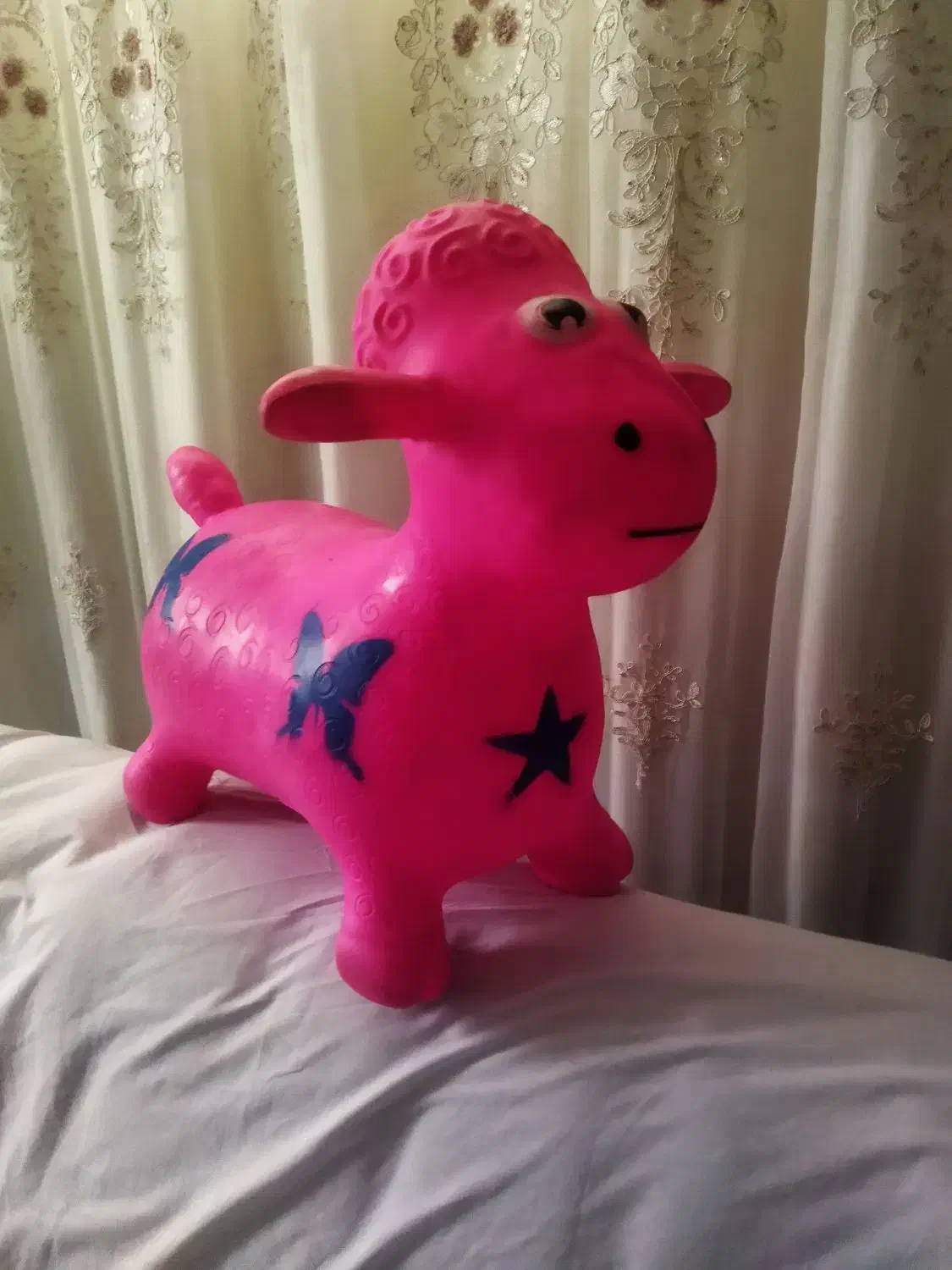 حیوان پرشی. گوسفند نو|اسباب‌بازی بچه|شاهین‌شهر, فدک|دیوار