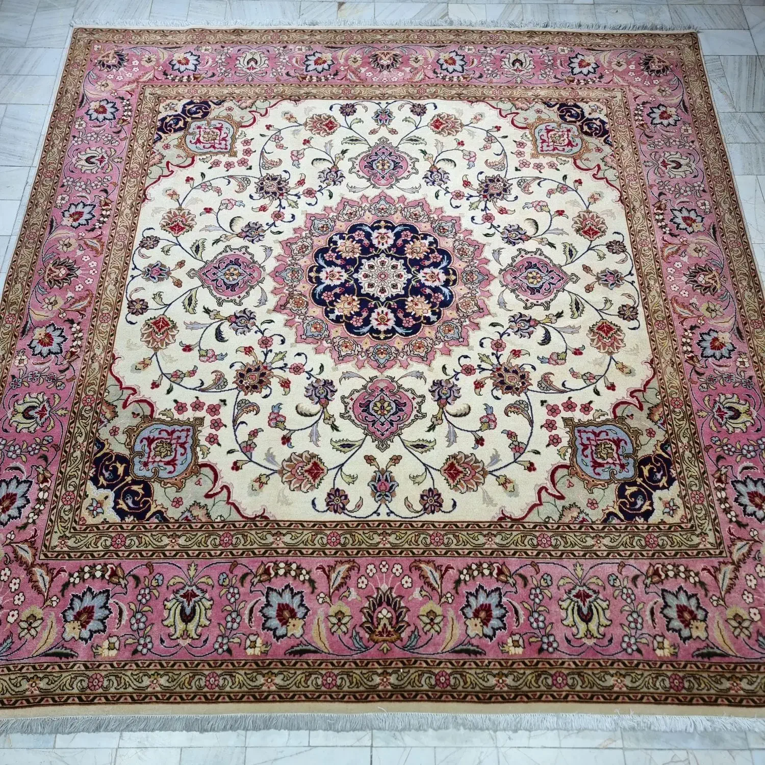 فرش دستباف دکوراتیو در سه سایز ۳و۶و۹ متر|فرش|تهران, ونک|دیوار
