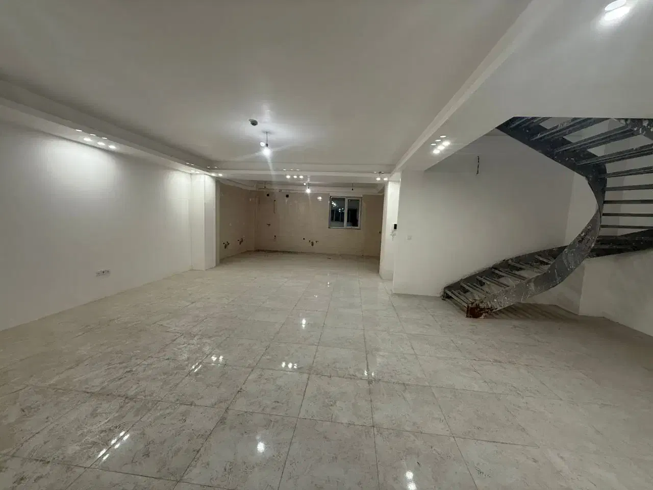 فروش ۲۱۰متری دوبلکس در بهترین لوکیشن گلشهرجنوبی|فروش آپارتمان|بندرعباس, |دیوار