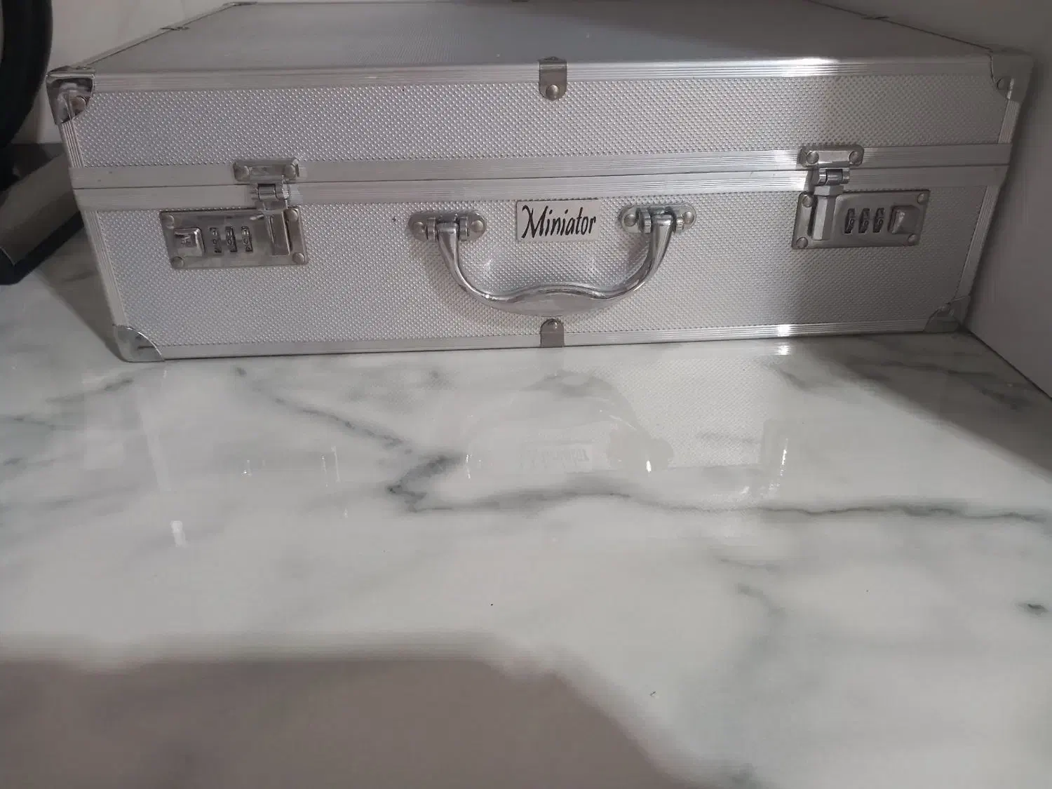 چمدان جا قاشق چنگال نونو|ظروف سرو و پذیرایی|نهاوند, |دیوار