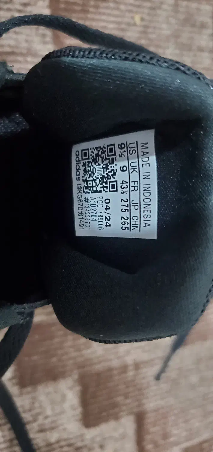 کفش ورزشی آدیداس اوریجینال نو|کیف، کفش، کمربند|میانه, |دیوار