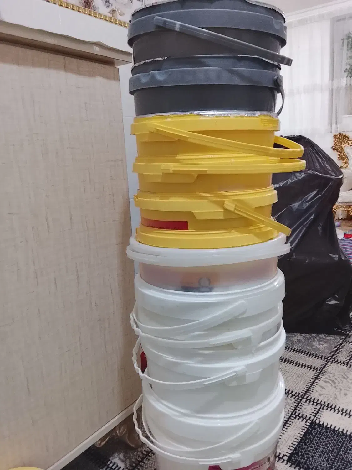 سطل|ظروف نگهدارنده، پلاستیکی، یک‌بارمصرف|خوی, |دیوار