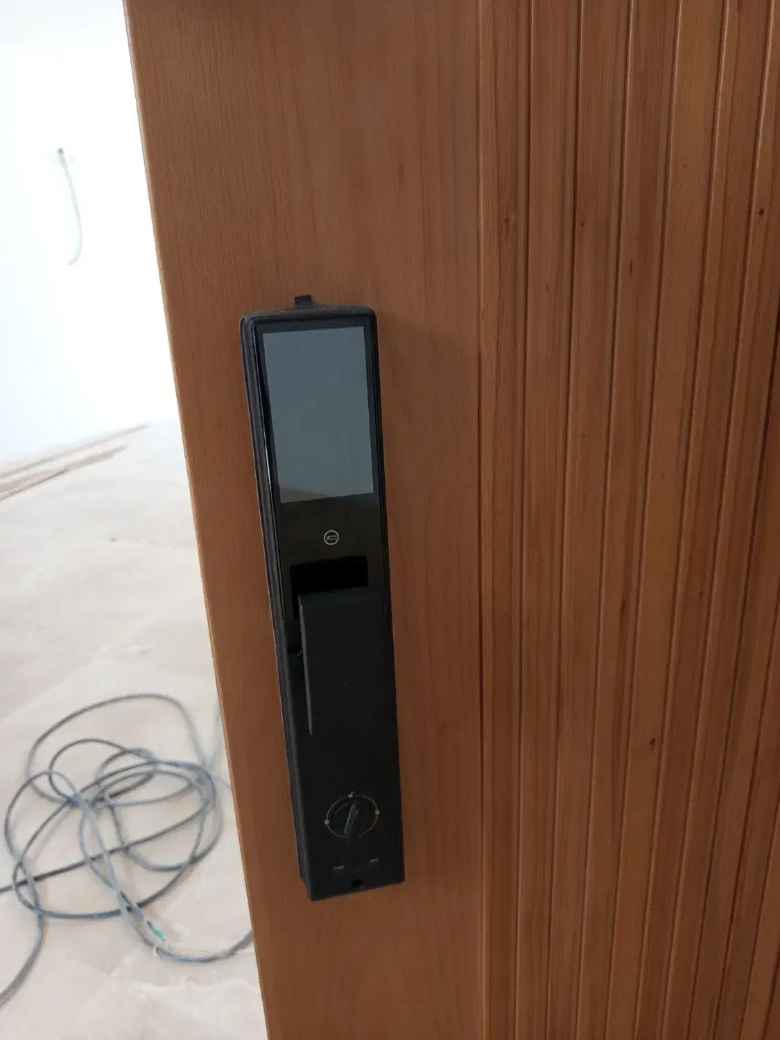 تعمیر ساخت نصب ریگلاژ انواع درب چوبی و ضد سرقت|خدمات پیشه و مهارت|کاشان, دانش|دیوار