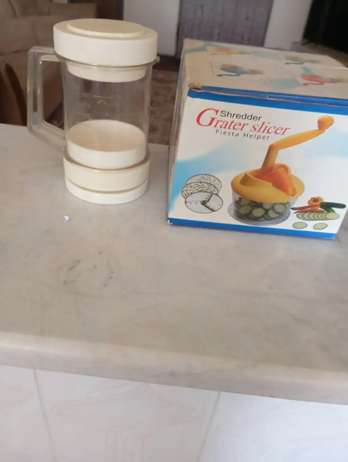 ظرف محافظ رب و رنده دستی|خردکن، آسیاب، غذاساز|هشتگرد, هشتگرد قدیم|دیوار