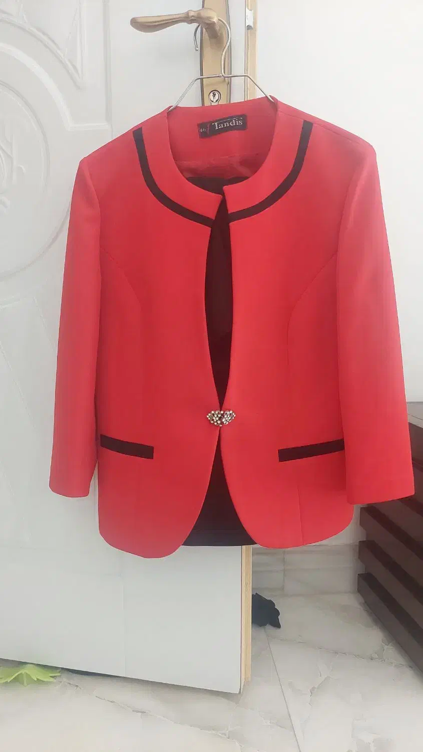 کت مجلسی با تاپ مشکی مناسب شب یلدا|لباس|طبس, |دیوار