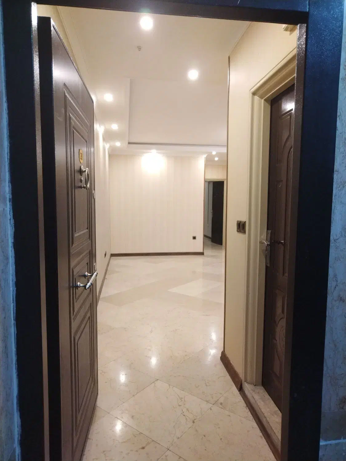 98 متر،سالن پرده خور/روبه آفتاب/اباذر|فروش آپارتمان|تهران, مهران|دیوار