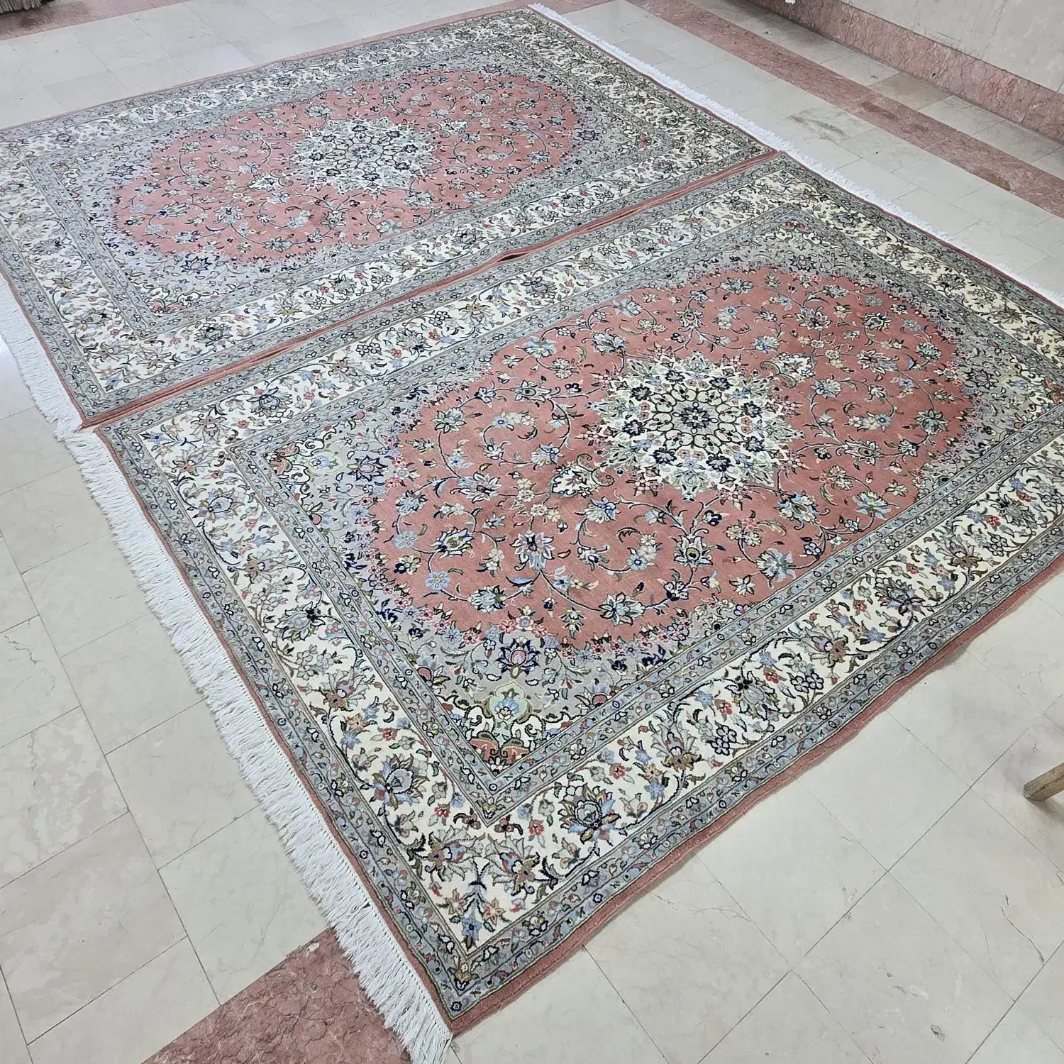 هشت عدد فرش دستباف اردکان پیازی یک‌رنگ|فرش|تهران, ونک|دیوار