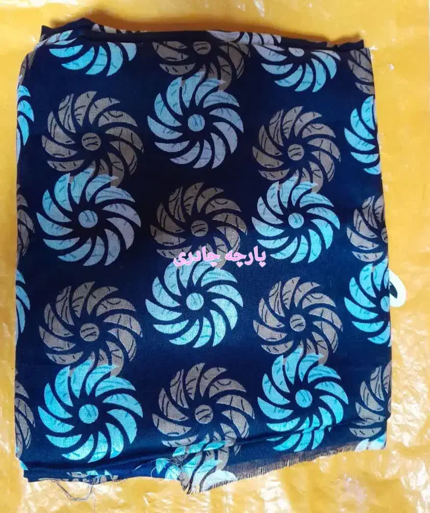 لباس در حد خیلی نو|لباس|میانه, |دیوار