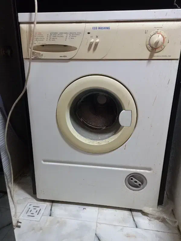 لباسشویی ارج|ماشین لباسشویی و خشک‌کن لباس|صدرا-فارس, فاز ۱|دیوار