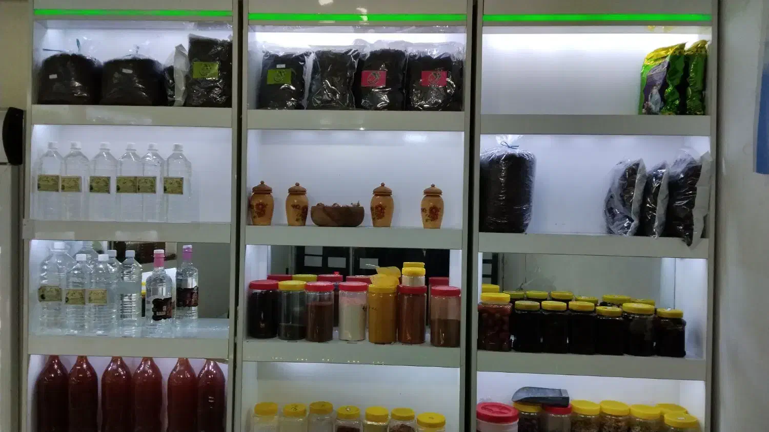 قفسه و پیشخان|فروشگاه و مغازه|رشت, جانبازان|دیوار