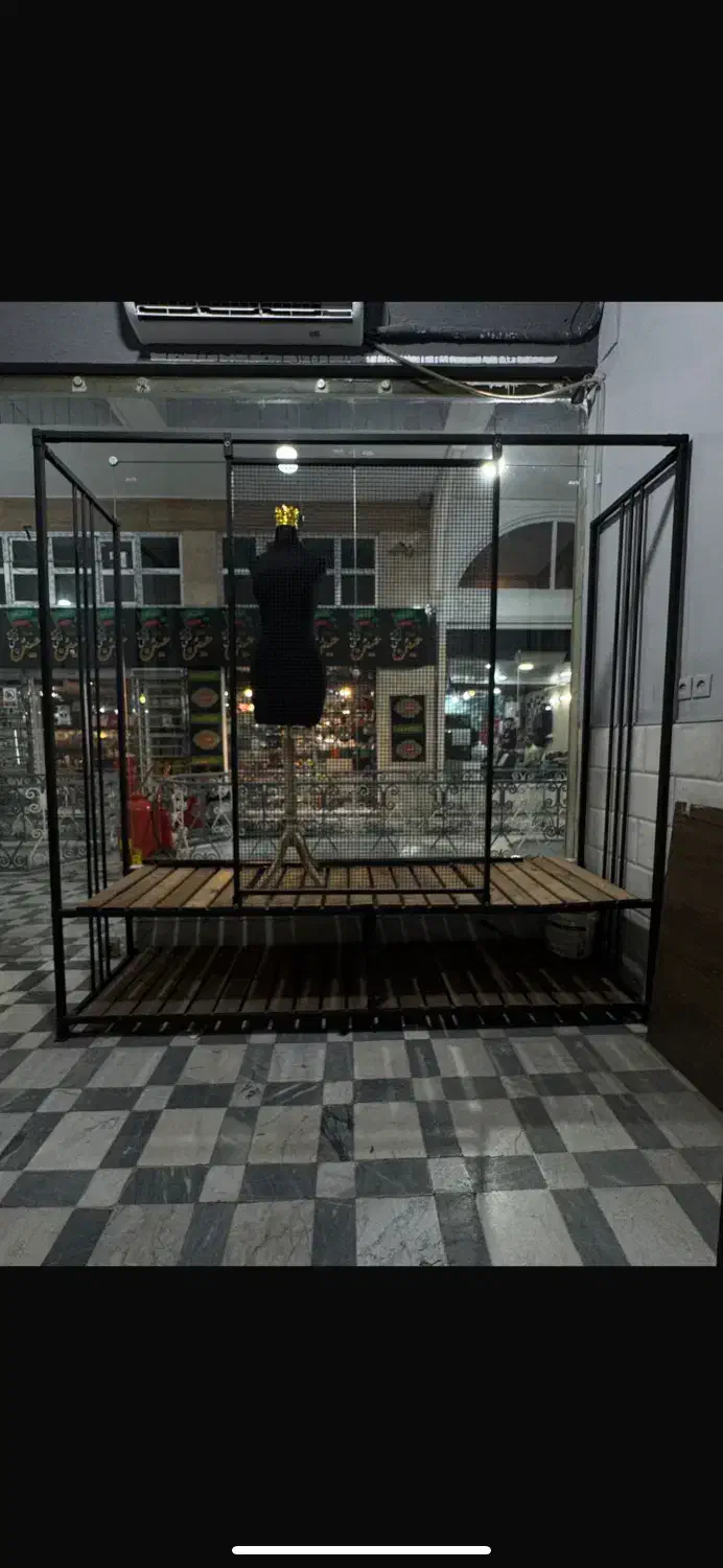 رگال و ویترین پشت شیشه مغازه|فروشگاه و مغازه|اندیشه, اندیشه فاز ۲|دیوار