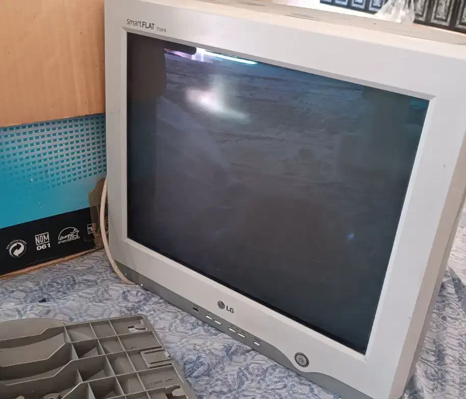 صفحه نمایش فروشی|تلویزیون و پروژکتور|قزوین, |دیوار