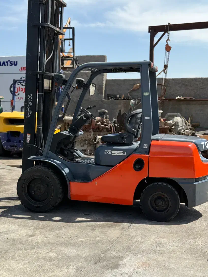 لیفتراک تویوتا ۳/۵ تن|خودرو سنگین|شیراز, شهرک مدرس|دیوار