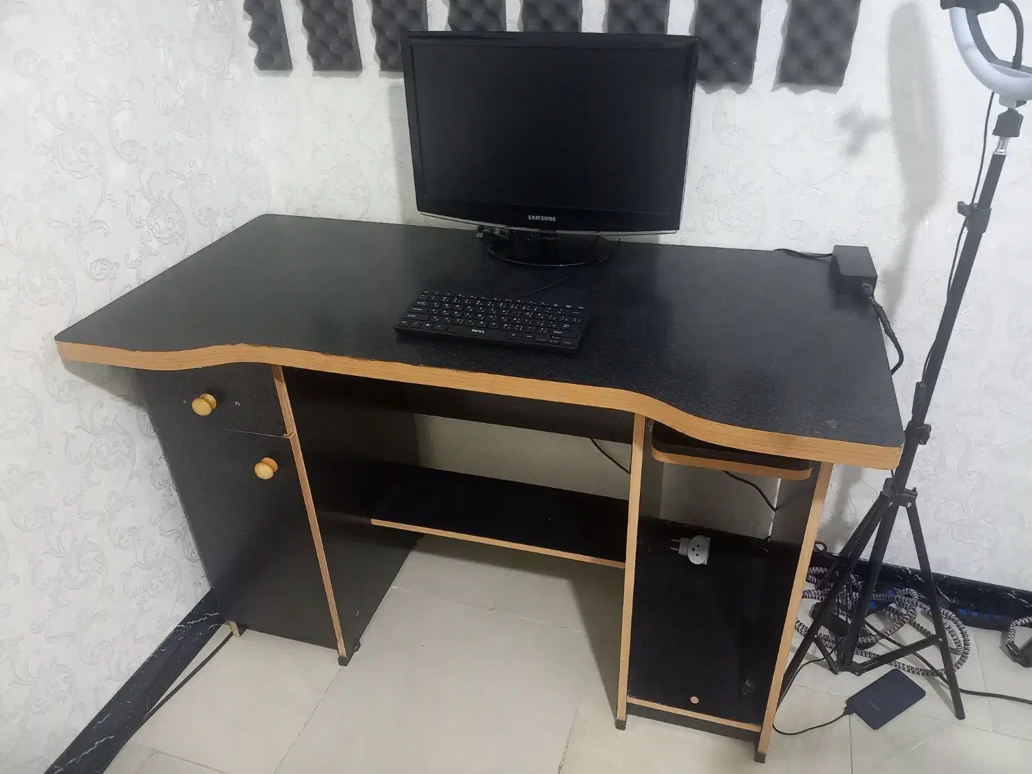 میز کامپیوتر|میز تحریر و کامپیوتر|بومهن, |دیوار