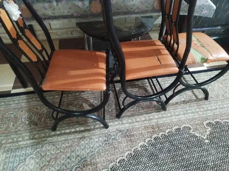 میز و صندلی 4نفره|میز و صندلی غذاخوری|شهرکرد, |دیوار