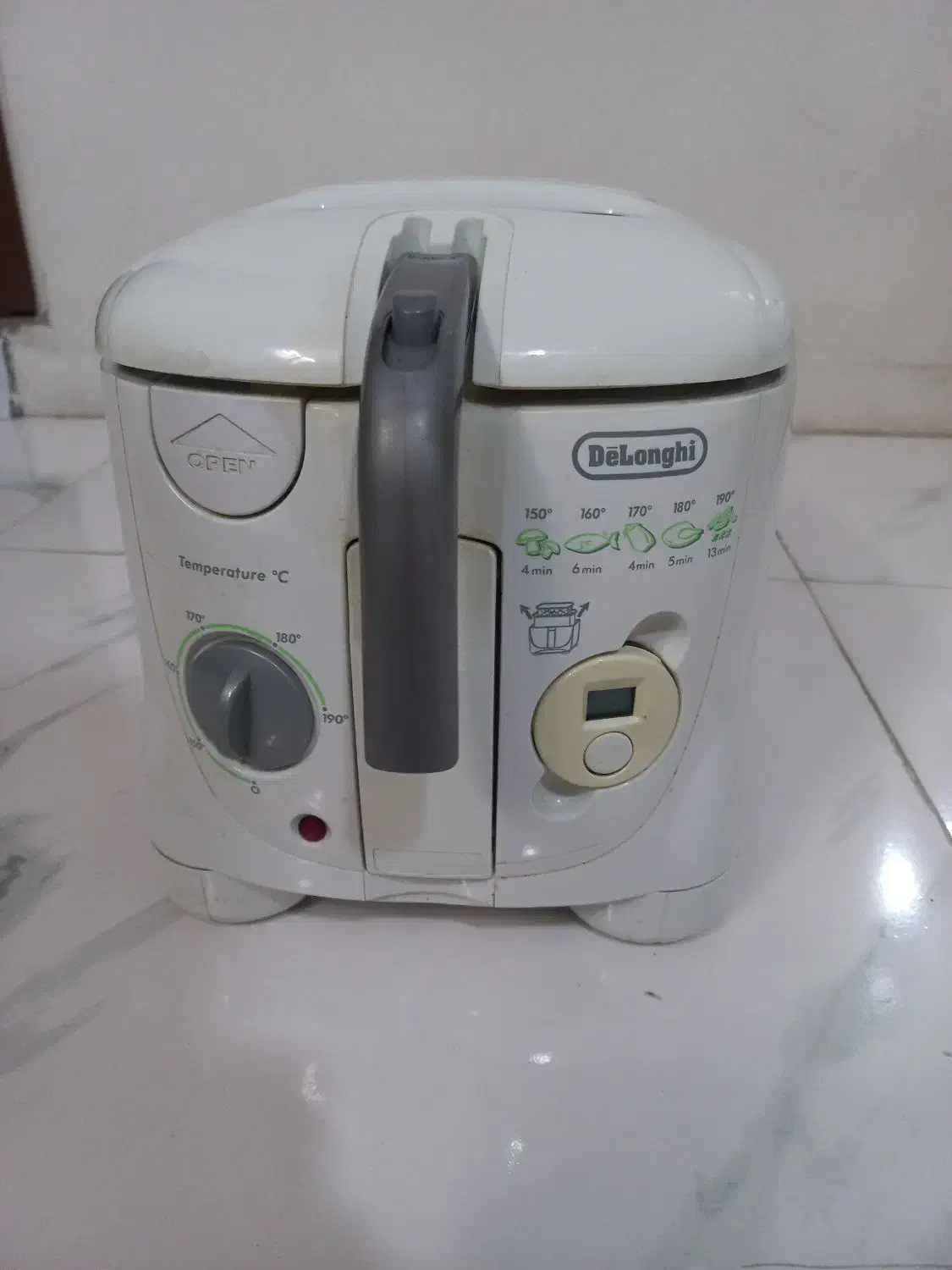 فروش یک دستگاه سرخ کن با روغن DeLonghi|اجاق گاز و لوازم برقی پخت‌وپز|تهران, دولاب|دیوار