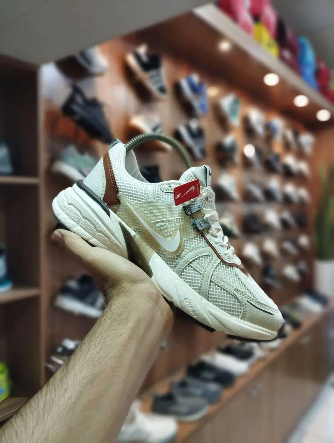 کفش و کتونی نایک وی تو کی nike v2k بسیار پرطرفدار|کیف، کفش، کمربند|گرگان, |دیوار