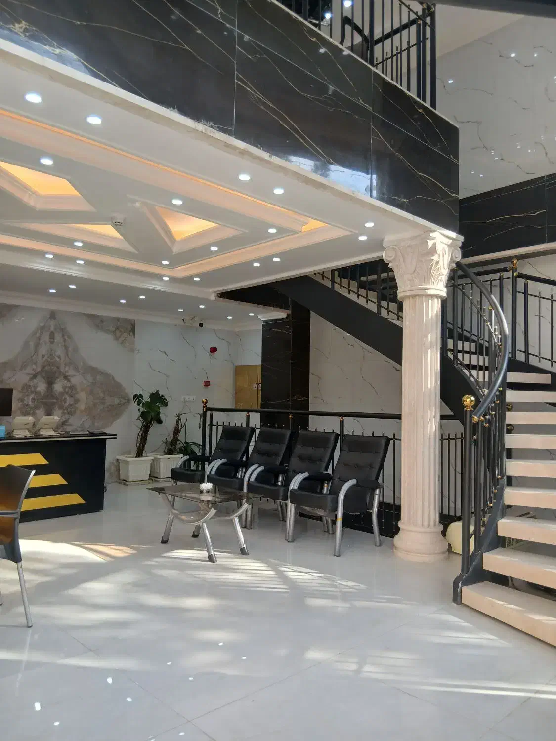 استخدام وآموزش کارشناس فروش املاک|استخدام بازاریابی و فروش|قم, میرزائیه|دیوار