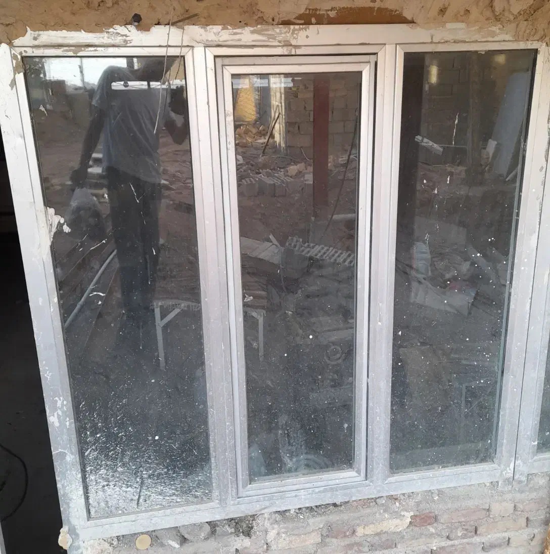 درب ۳لنگه وپنجره دو جداره سالم|مصالح و تجهیزات ساختمان|اهر, |دیوار