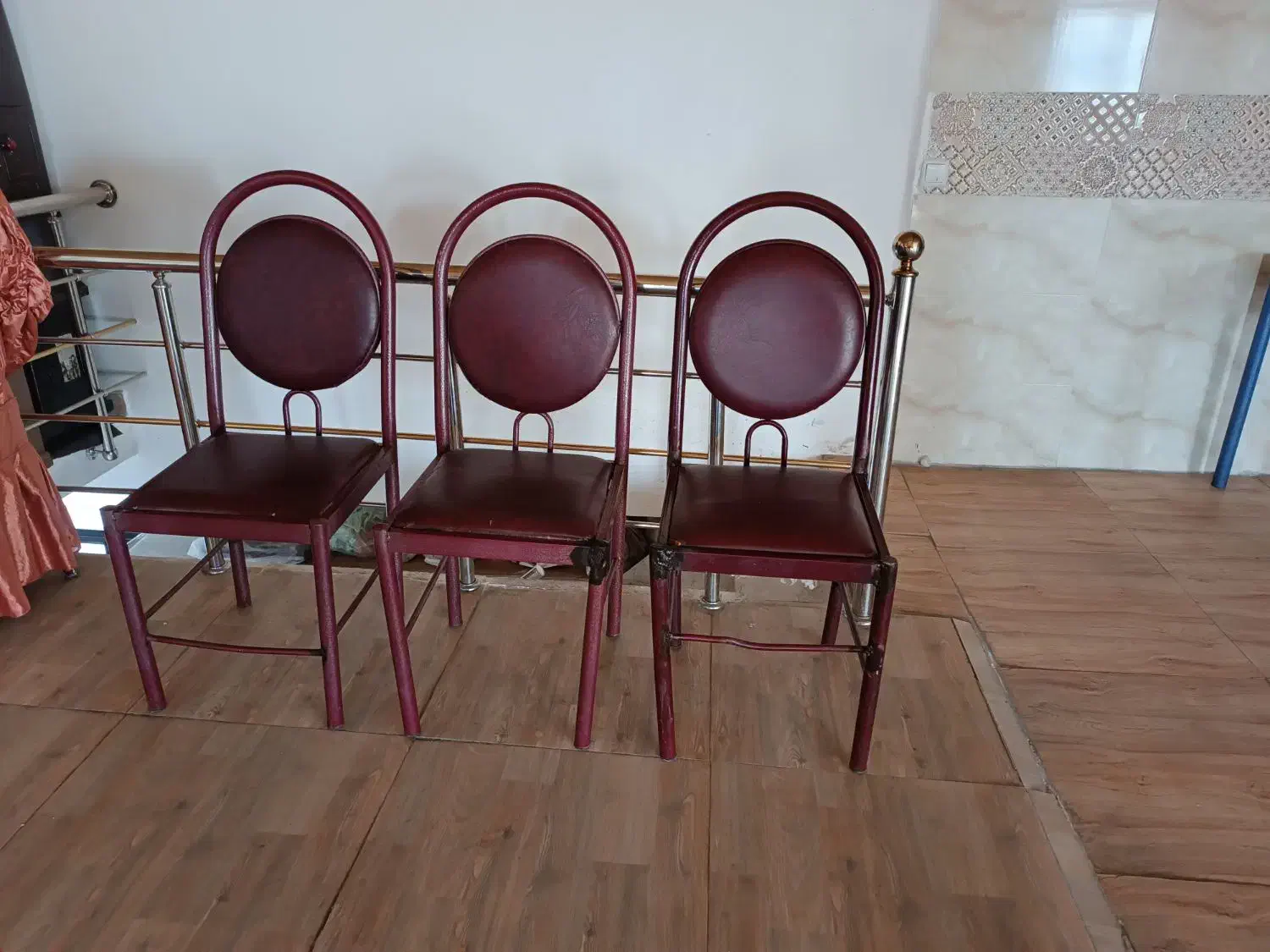 صندلی چوبی ،فلزی ،|میز و صندلی غذاخوری|باسمنج, |دیوار