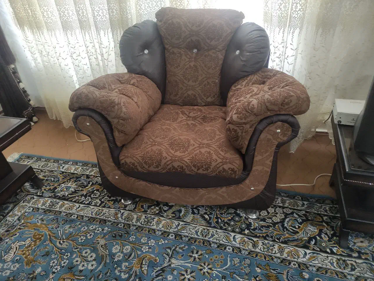 مبل راحتی|مبلمان خانگی و میز عسلی|صوفیان, |دیوار