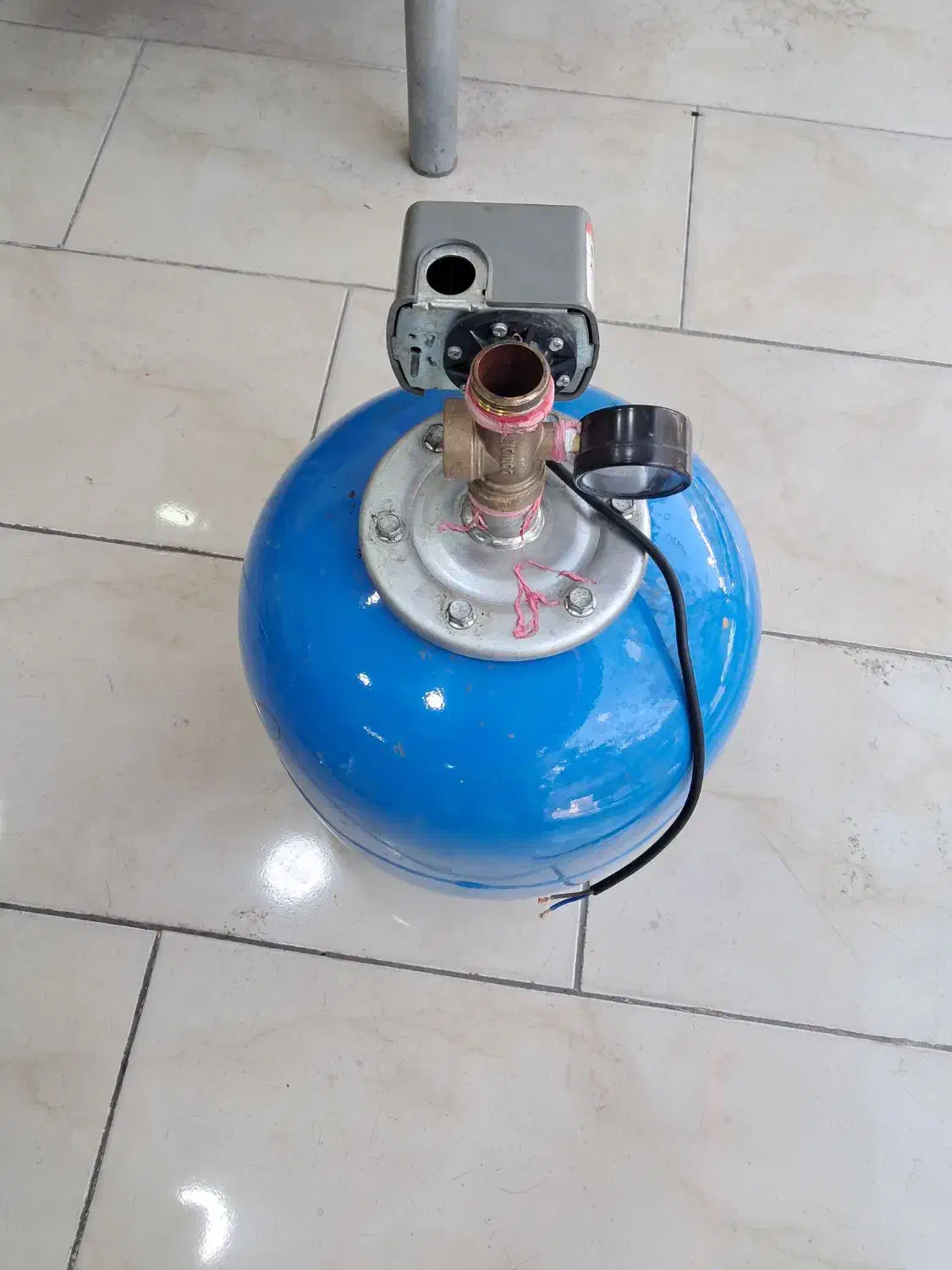 منبع گوجه ای درجه  و اتوماتیک|آبگرمکن، پکیج، شوفاژ|قم, حقیقت|دیوار