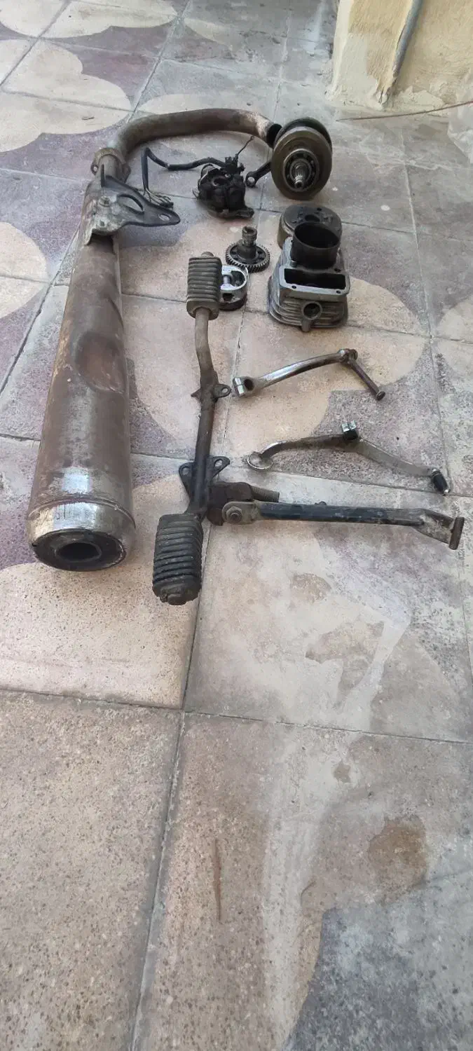 وسایل موتور سیکلت|قطعات یدکی و لوازم جانبی|برازجان, |دیوار