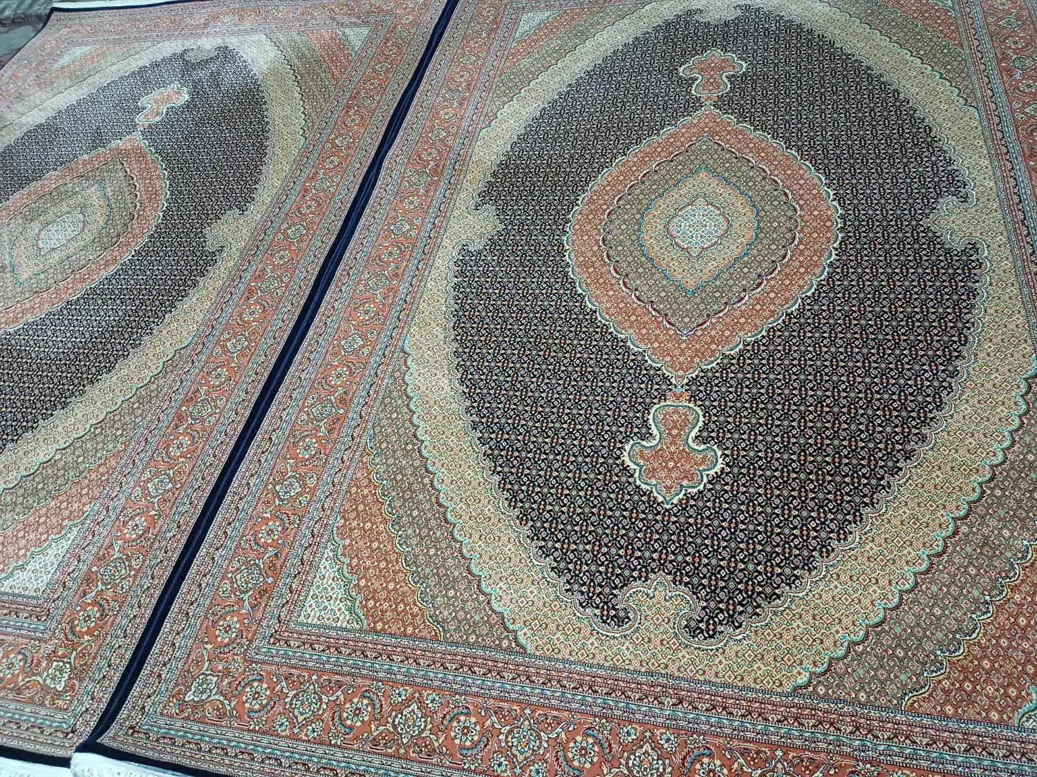 یکجفت فرش ماشینی۶متری ۷۰۰شانه طرح ماهی درحدنوسالم|فرش|بستان آباد, |دیوار