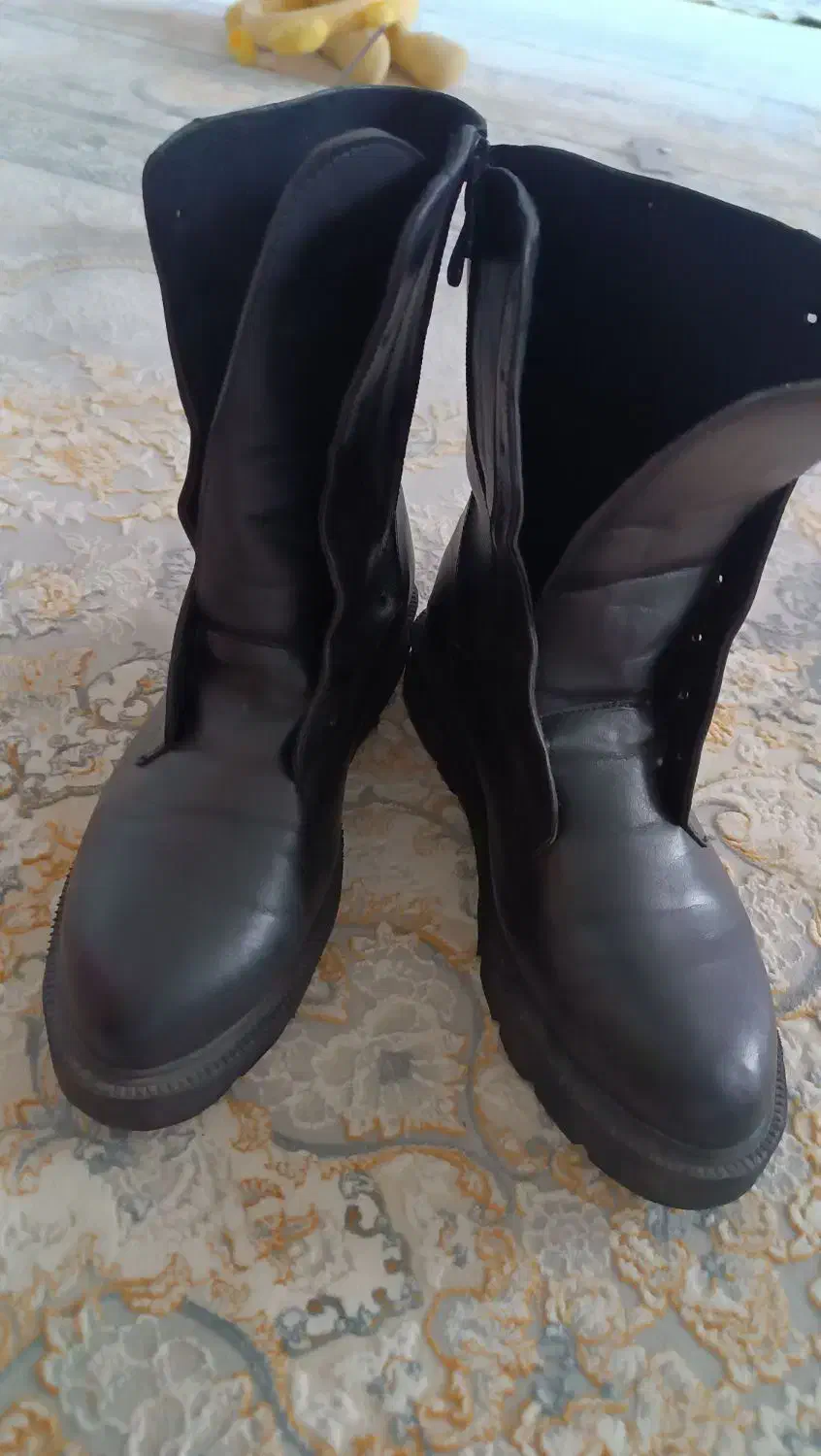 پوتین|کیف، کفش، کمربند|شیروان (خراسان), |دیوار