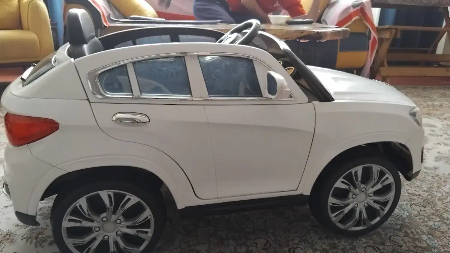 ماشین شارژی ۲ نفره|اسباب‌بازی بچه|شاهین‌شهر, شهرک میلاد|دیوار