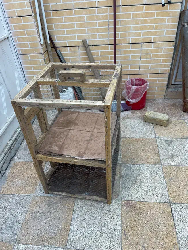 یک عدد قفس چوبی دوطبقه|پرنده|نجفآباد, شهید بهشتی|دیوار