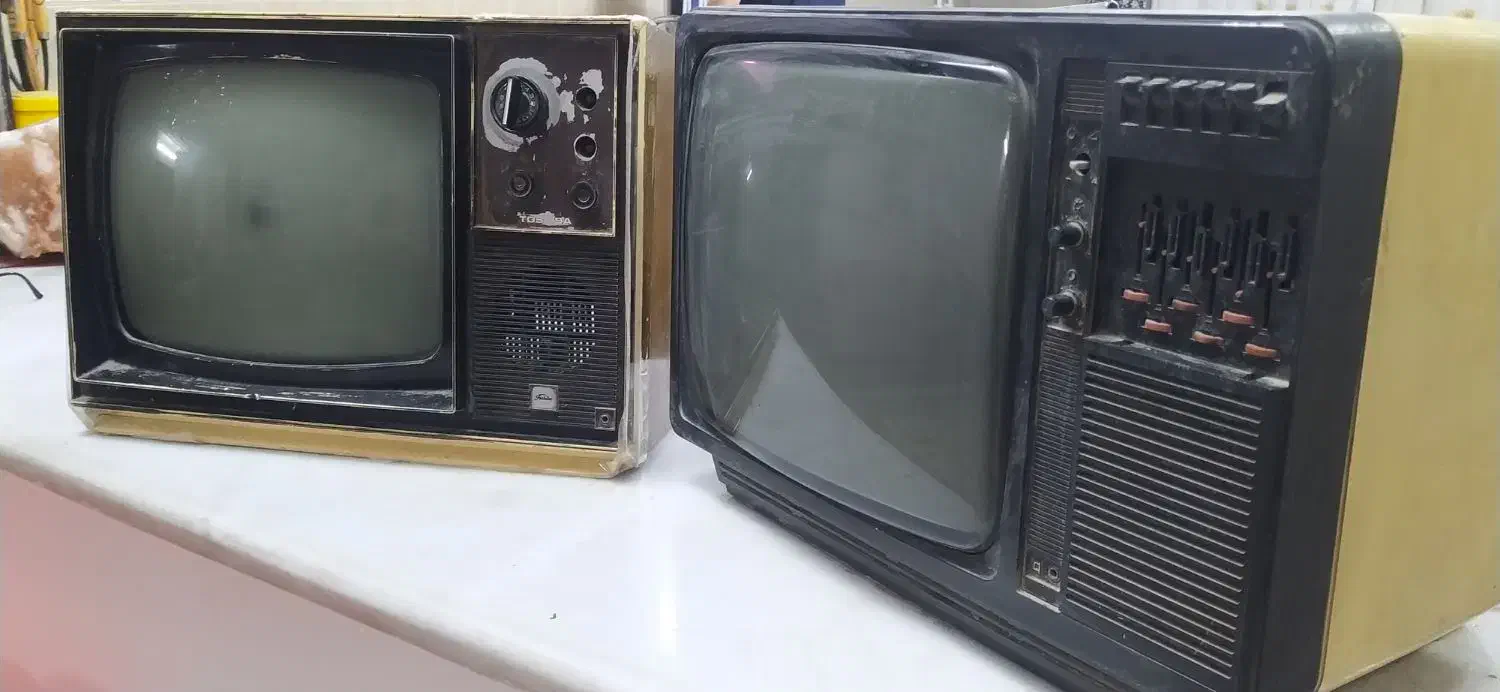 تلویزیون قدیمی|کلکسیون اشیاء عتیقه|زاهدان, |دیوار