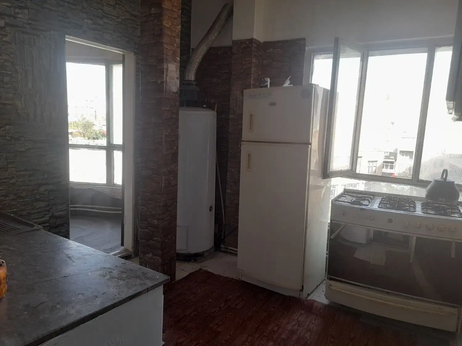 خوابگاه پسرانه (هم خونه نهایت 10 نفر در 150 متر)