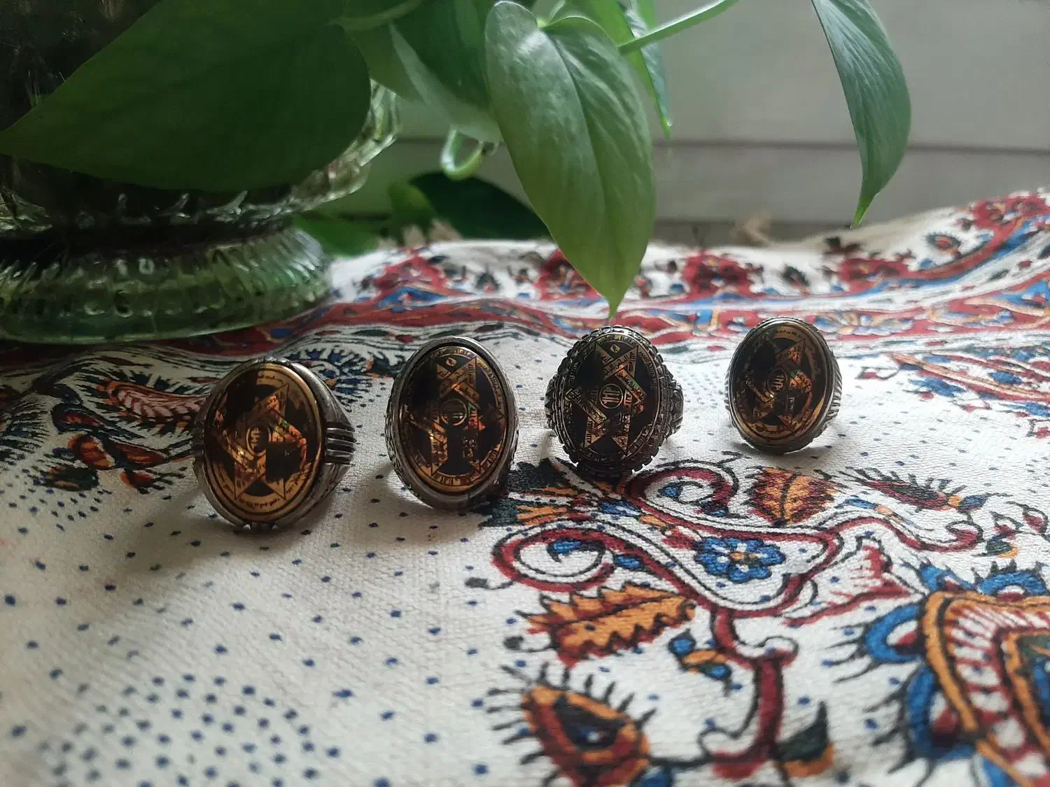 انگشتر|بدلیجات|شاهین‌شهر, عطار|دیوار