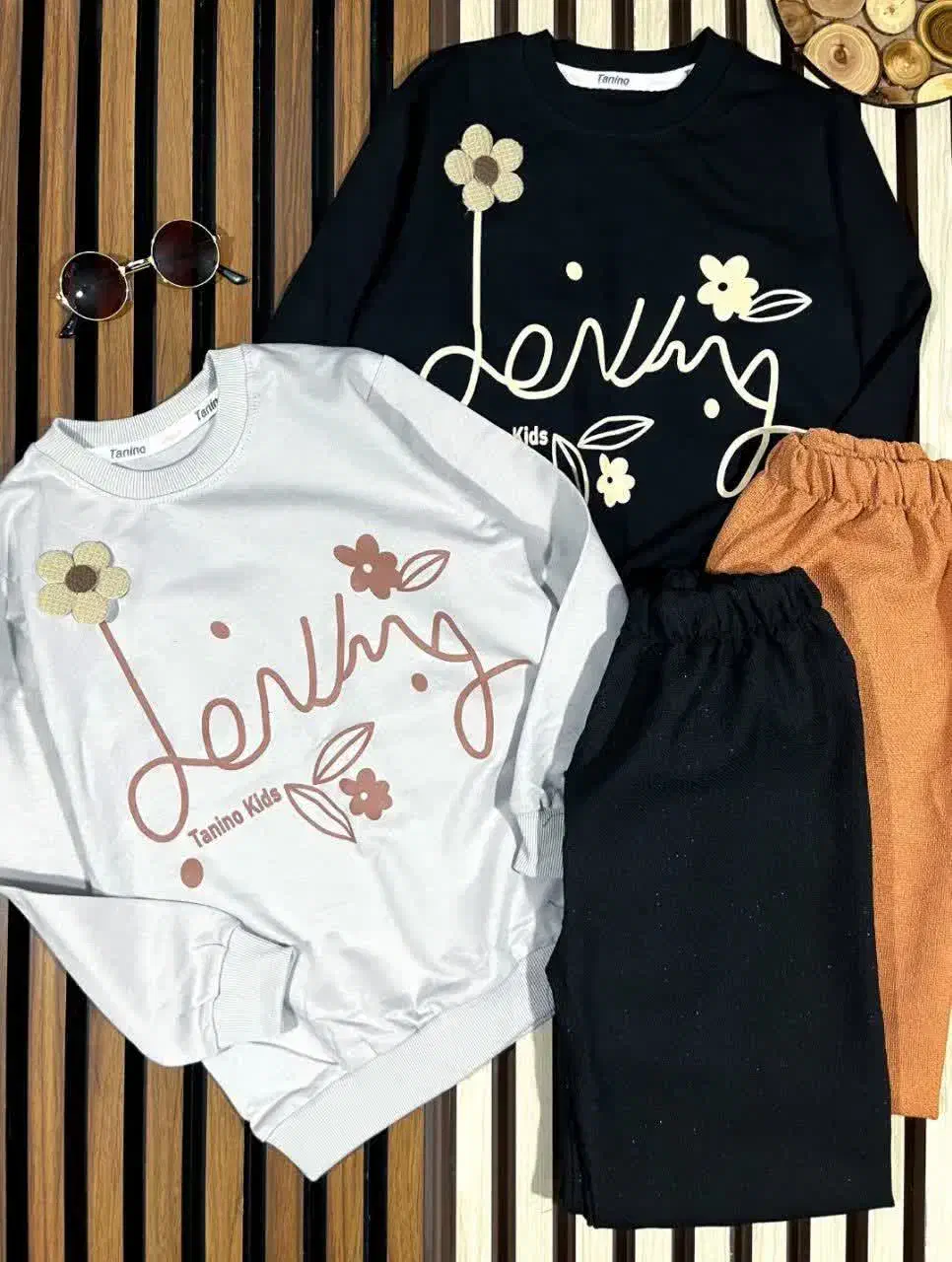 بچگانه|کفش و لباس بچه|قمصر, |دیوار