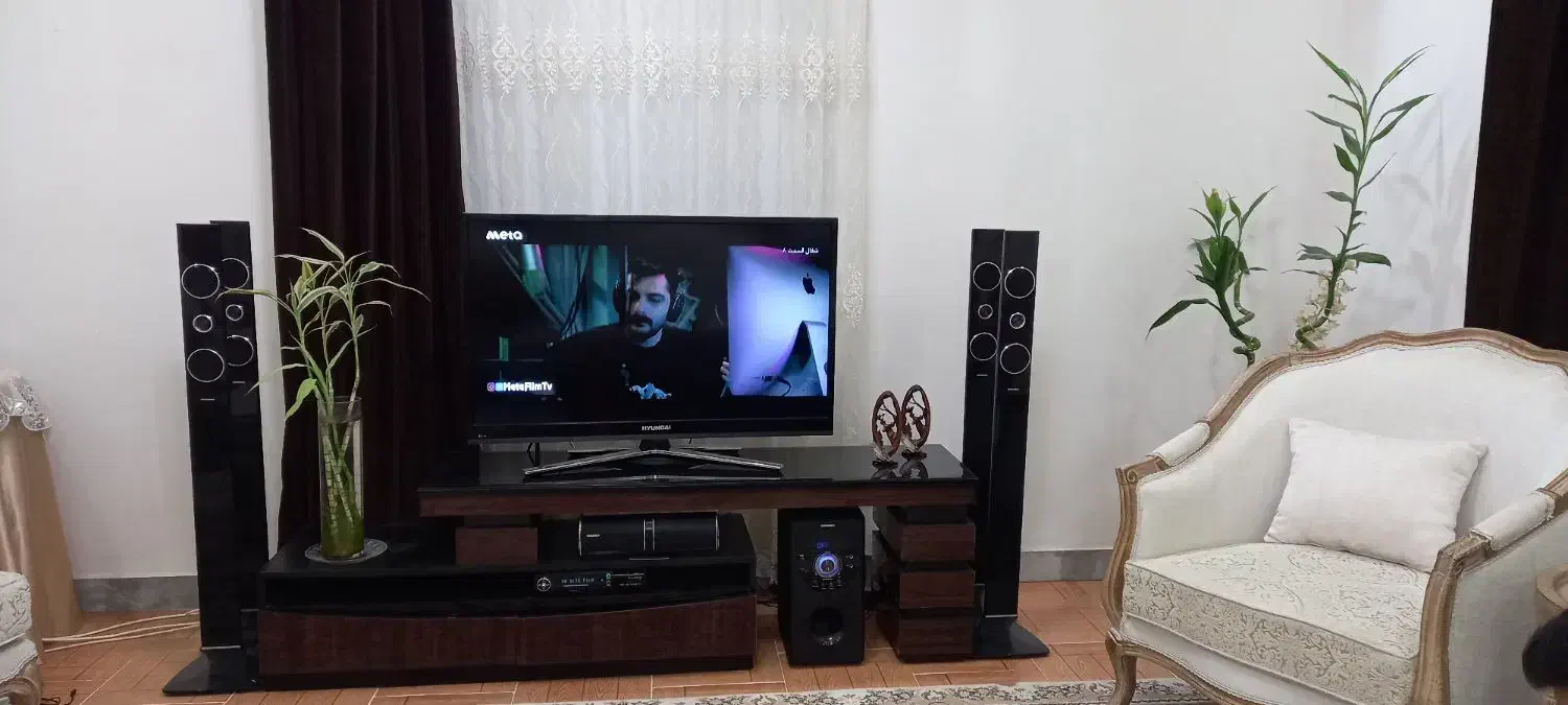 سینمای خانوادگی تلویزیون میز|تلویزیون و پروژکتور|خمام, |دیوار