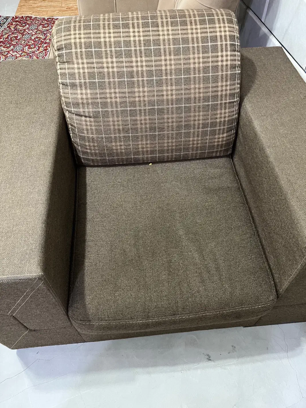 مبل سه نفره و دو عدد تک نفره بدون پارگی|مبلمان خانگی و میز عسلی|مینودشت, |دیوار