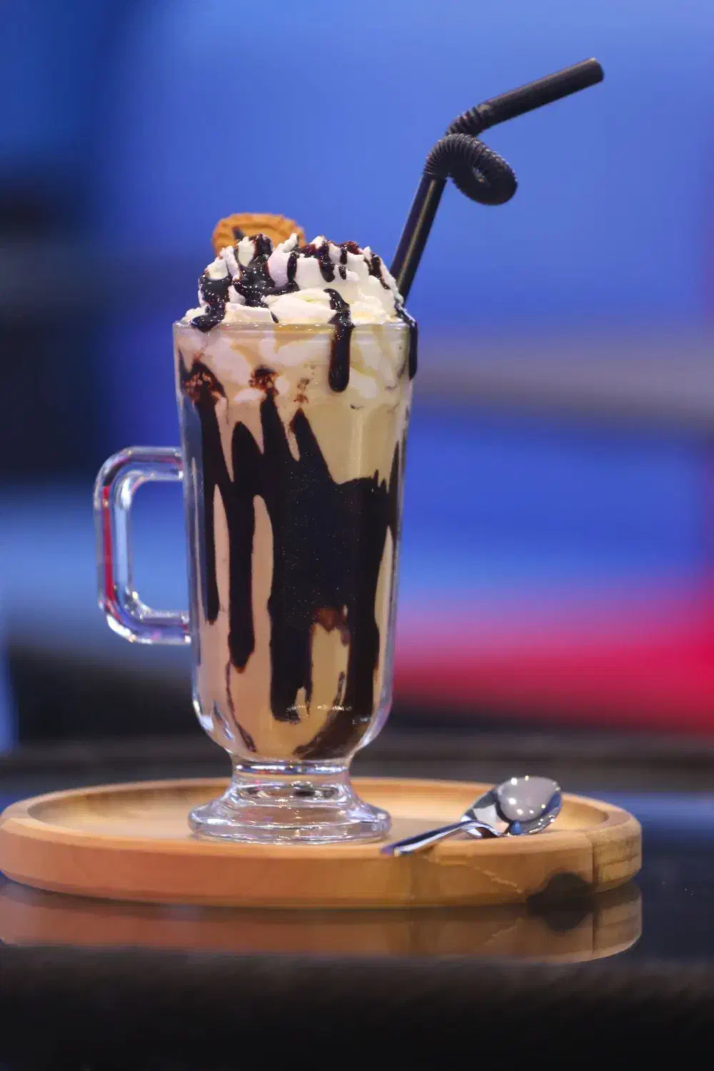 استخدام نیروی کافه بستنی آقا|استخدام خدمات فروشگاه و رستوران|بابلسر, |دیوار