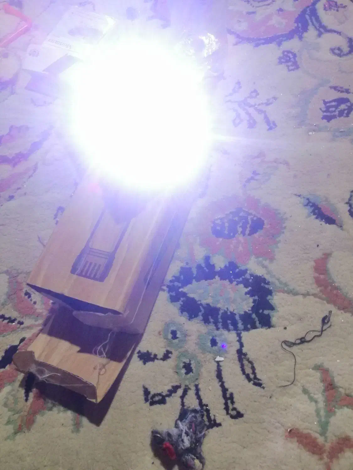 چراغ قوه هشت کاره|لامپ و چراغ|ساوه, |دیوار